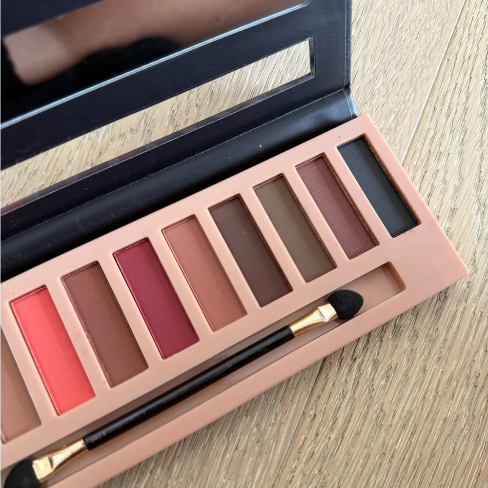 NAKEDS 12 Color Eyeshadow Palette